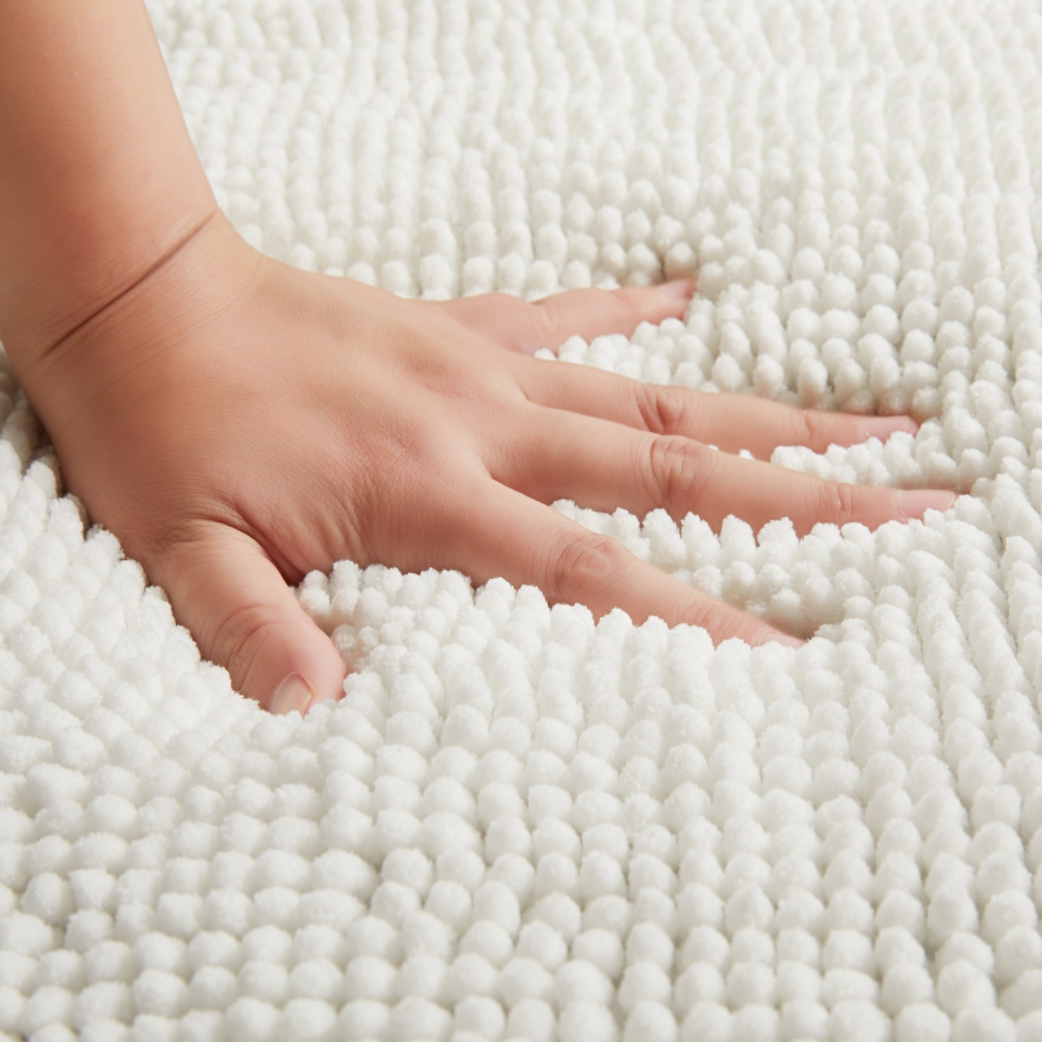 Chenille White Bath Mat