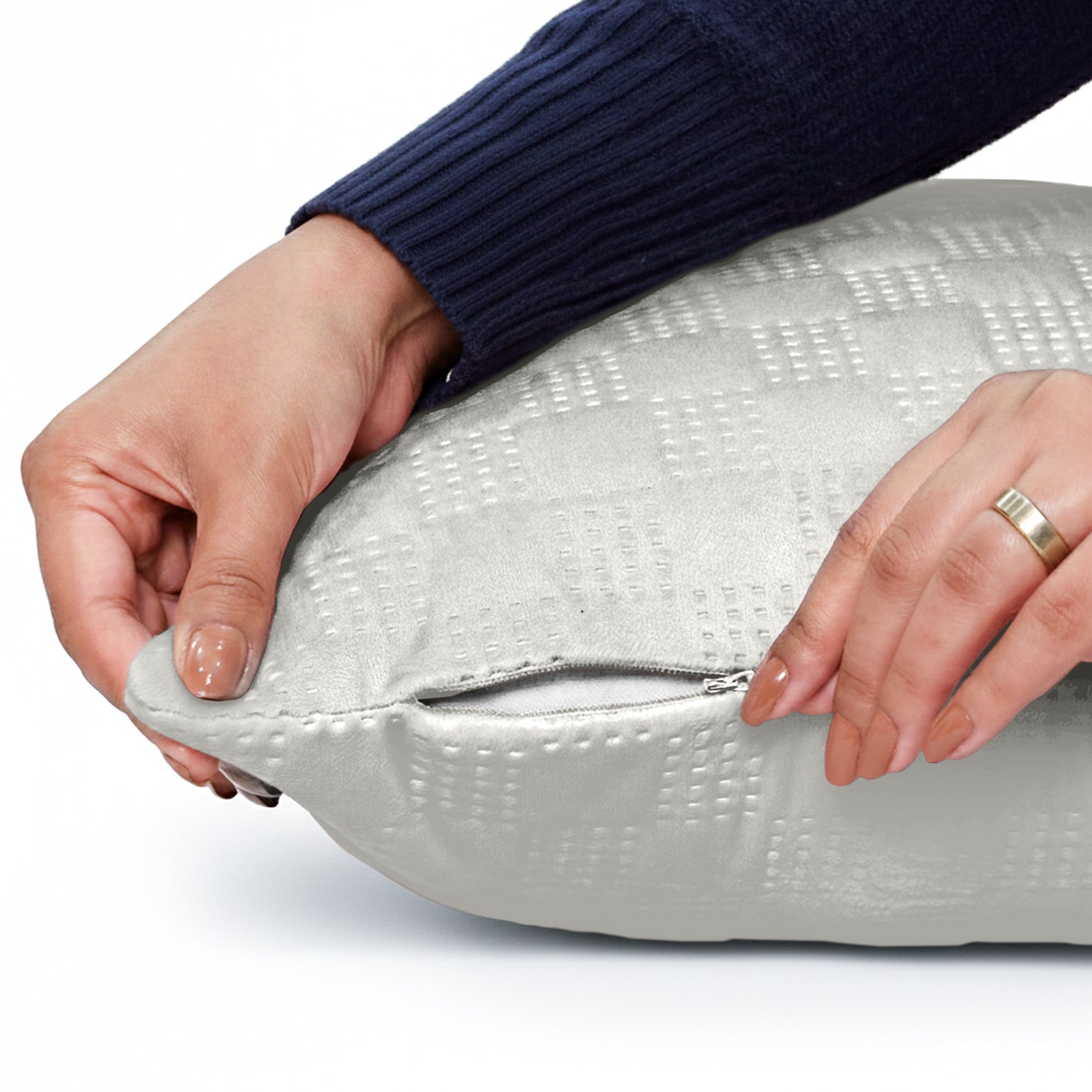 Pack Of 2 Square Velvet Cushion Cover Check Pattern