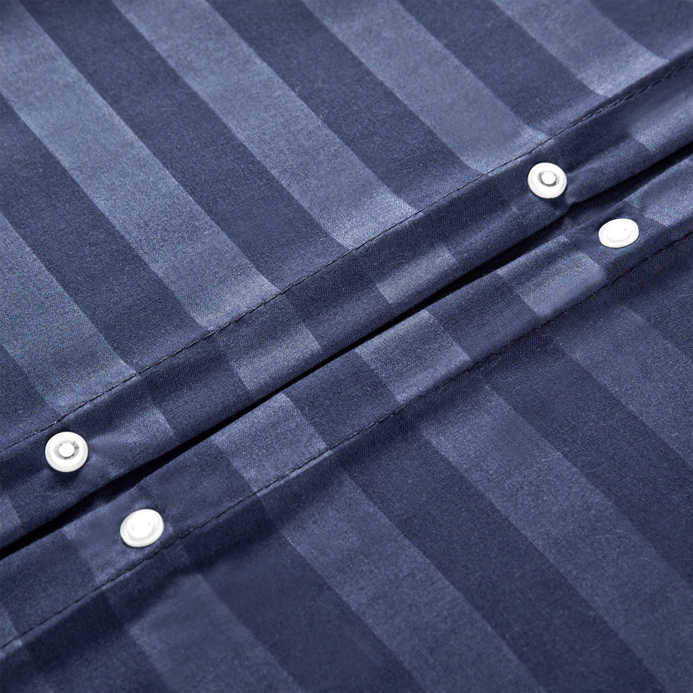 Navy blue duvet cover set with pillowcases