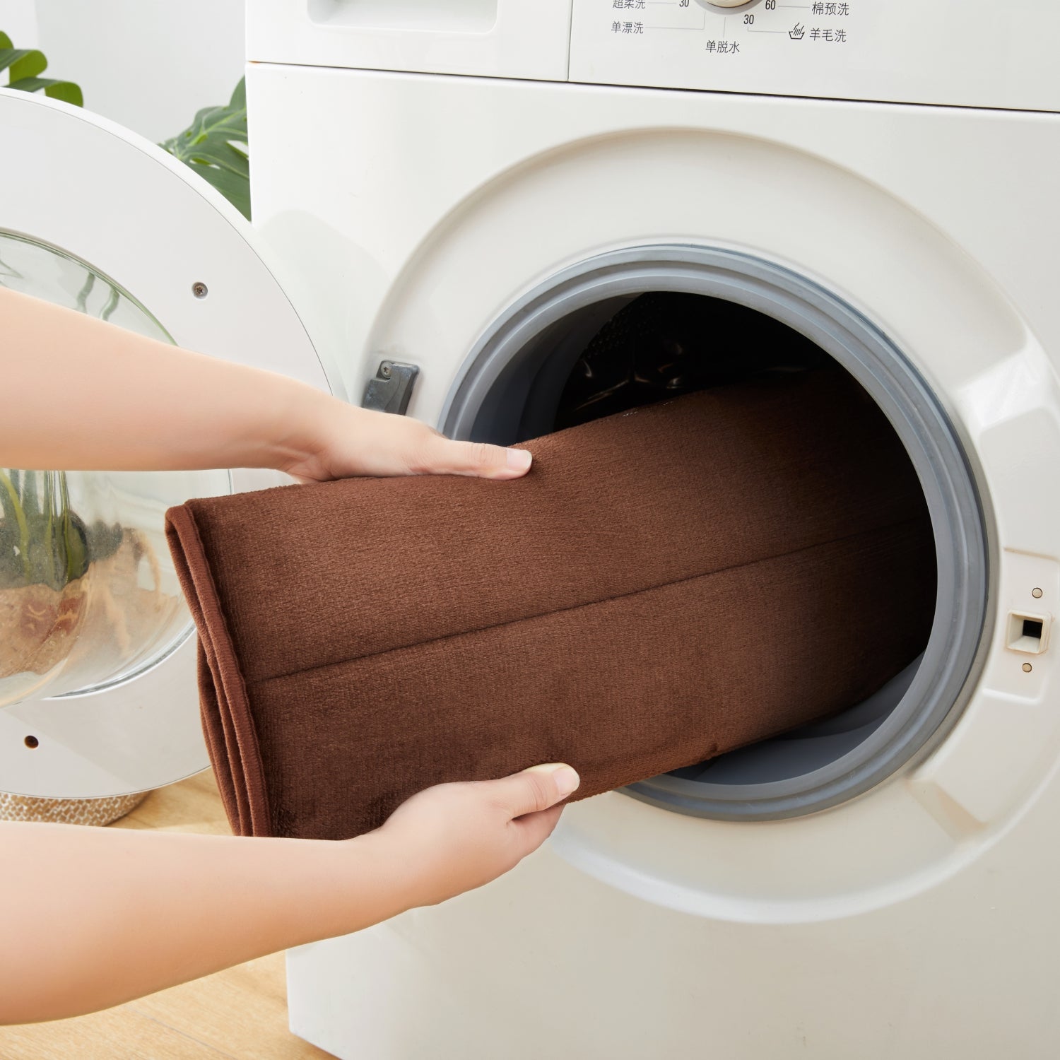 brown bath mat