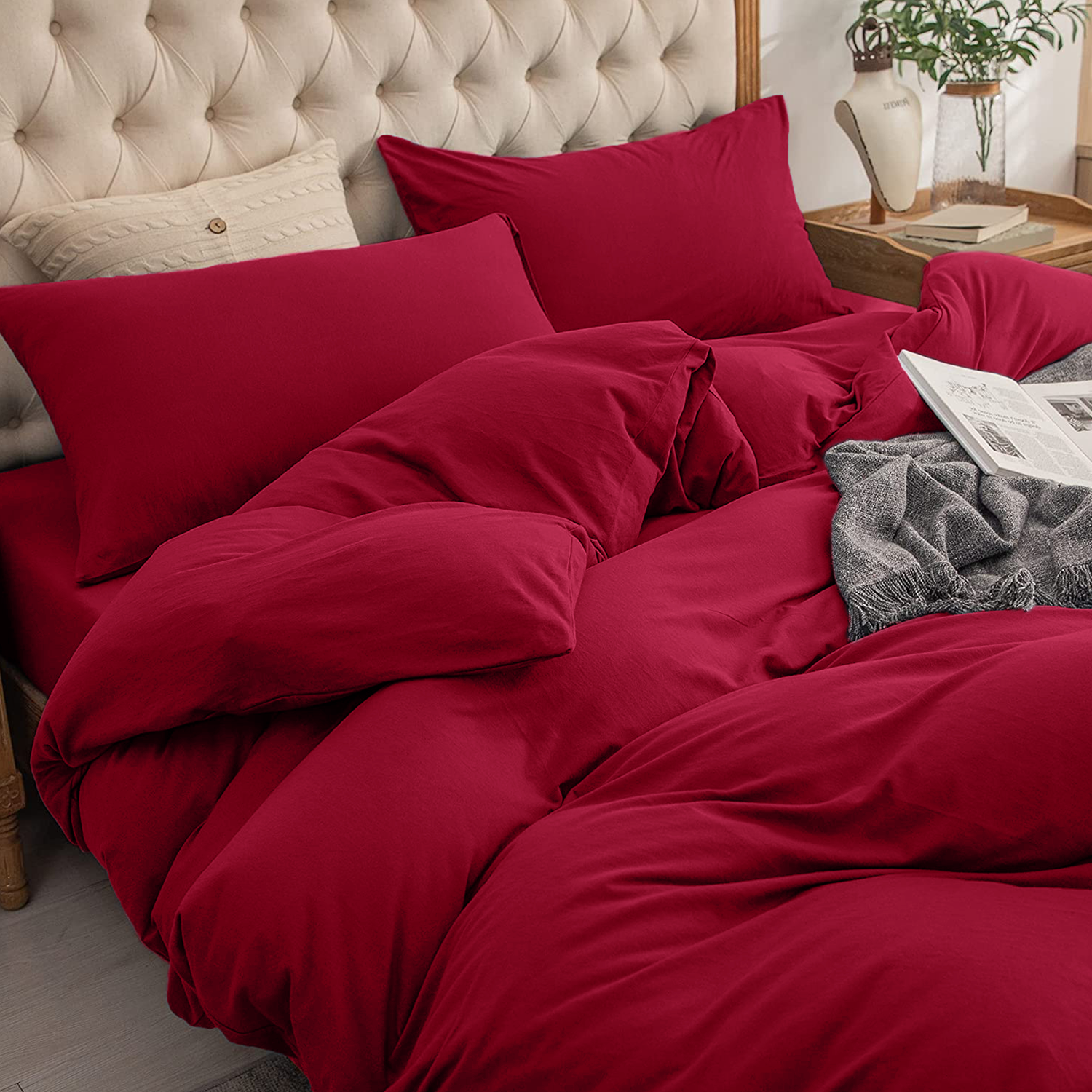 4 Piece Plain Bedding Set red