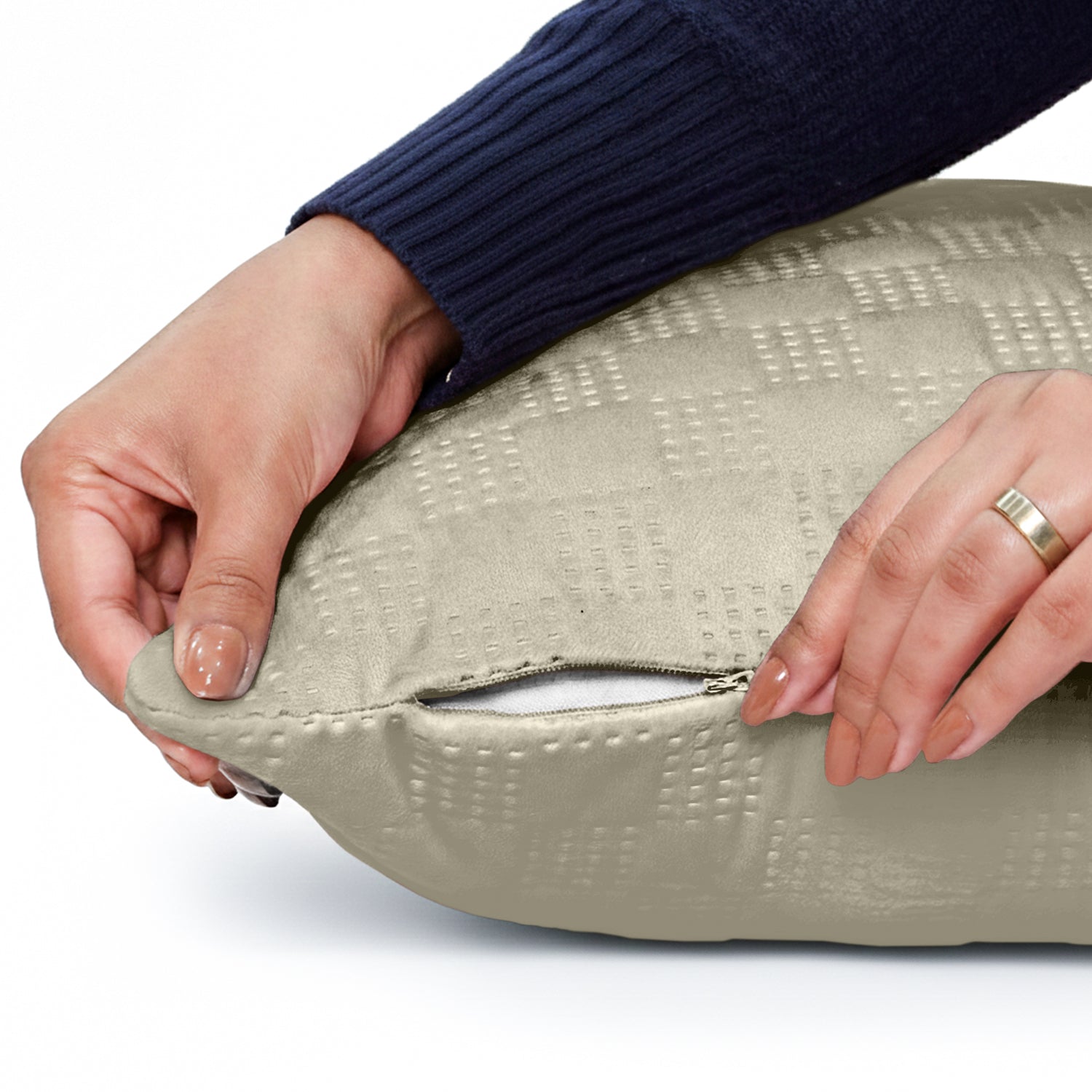 Pack Of 2 Square Velvet Cushion Cover Check Pattern