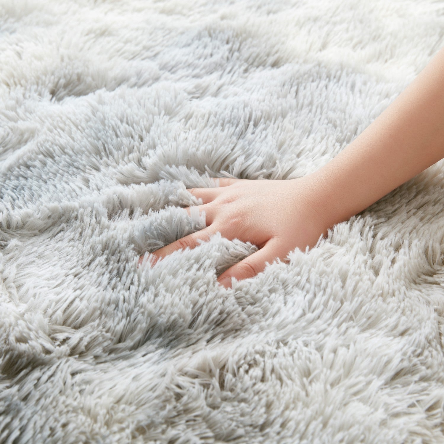 Plush Shaggy Tie Dye Light Grey Carpet Rug for Cozy Interiors
