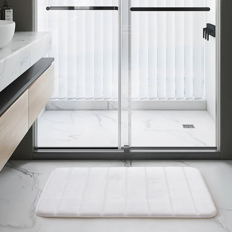 white bath mat