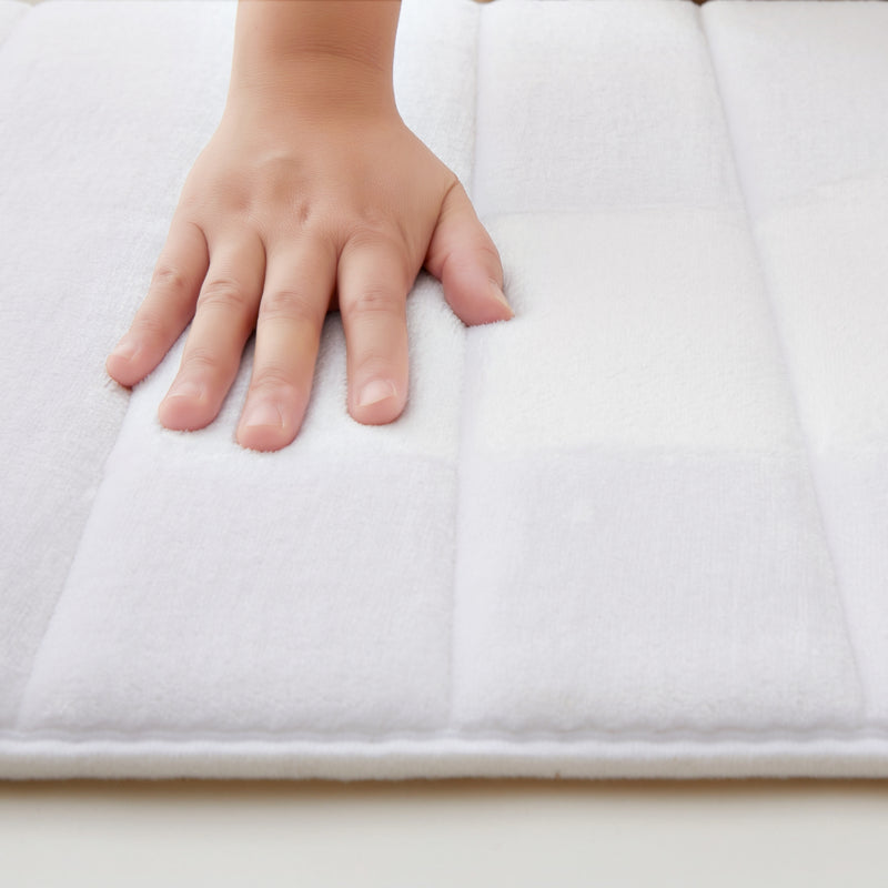 white bath mat