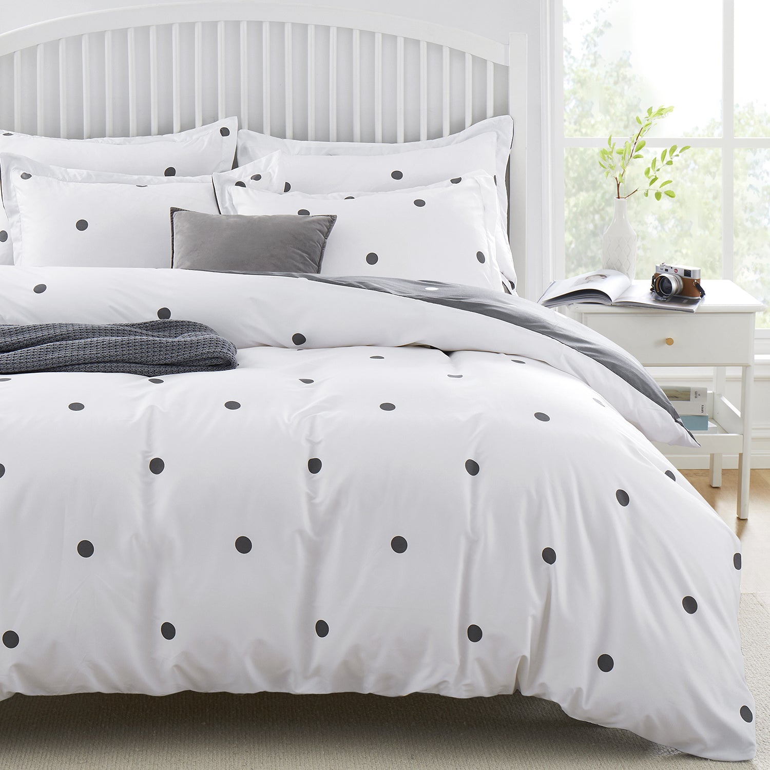 Polka Dot Duvet Cover Reversible Bedding Set White & Grey