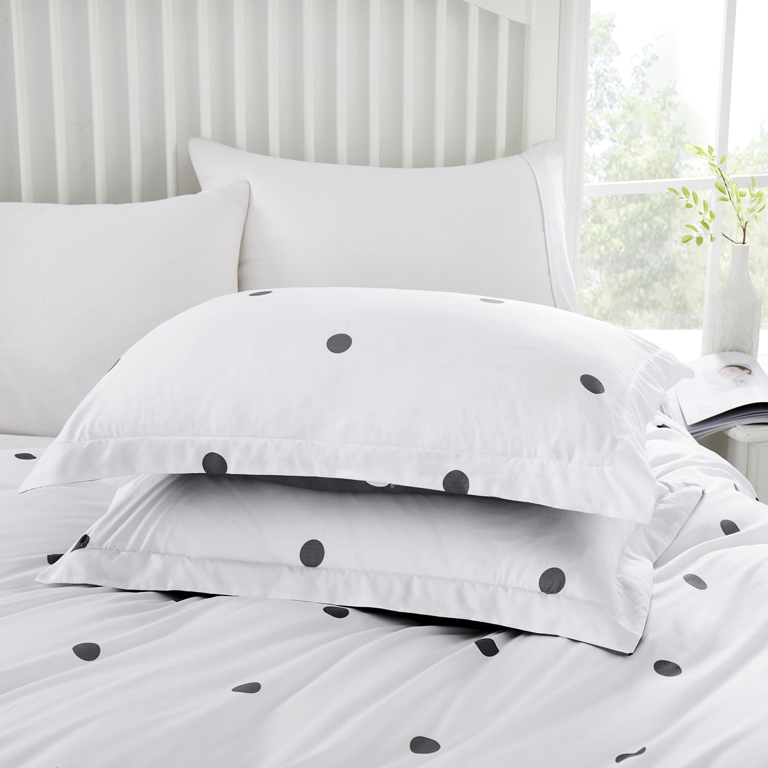 Polka Dot Duvet Cover Reversible Bedding Set White & Grey