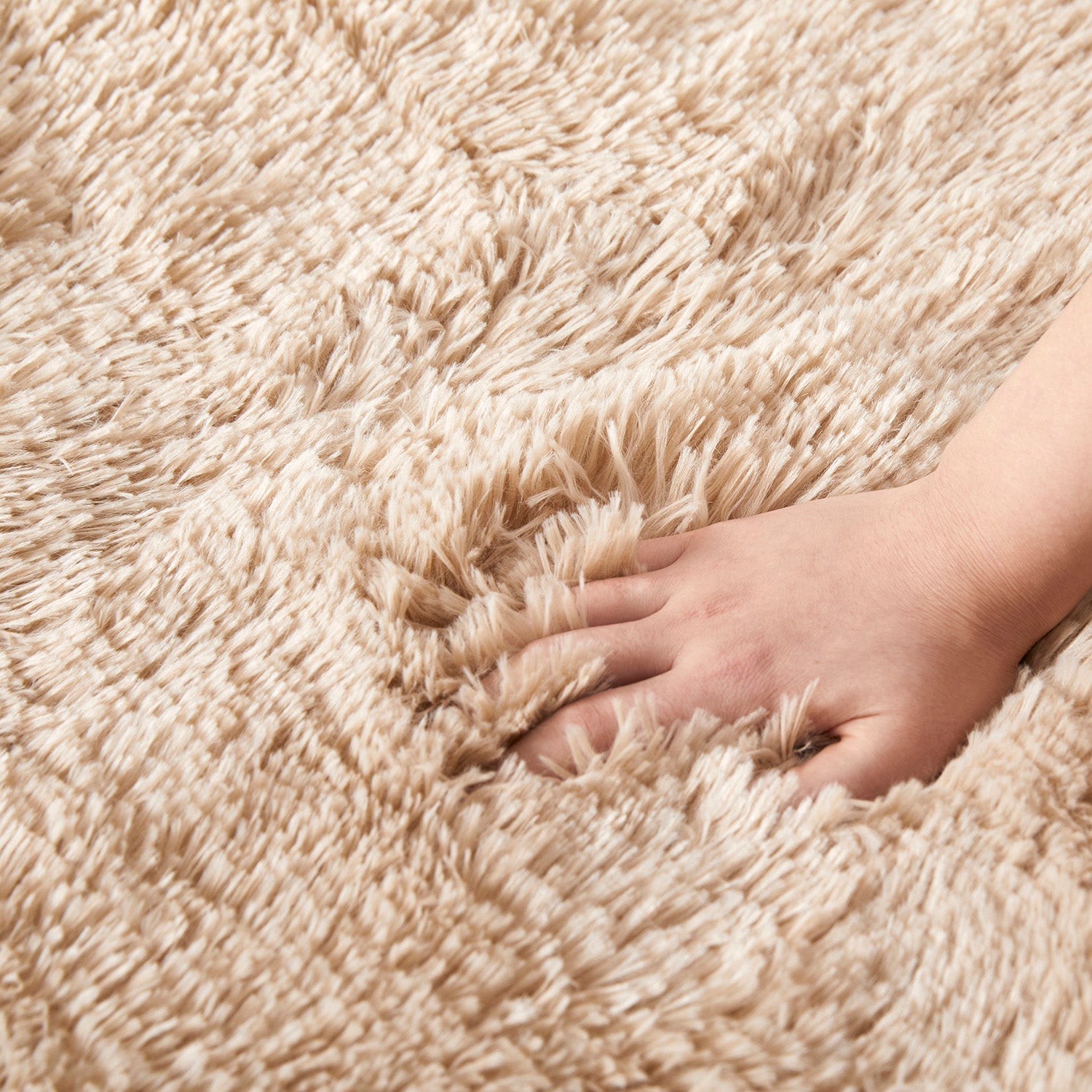 Beige Shaggy Rugs 