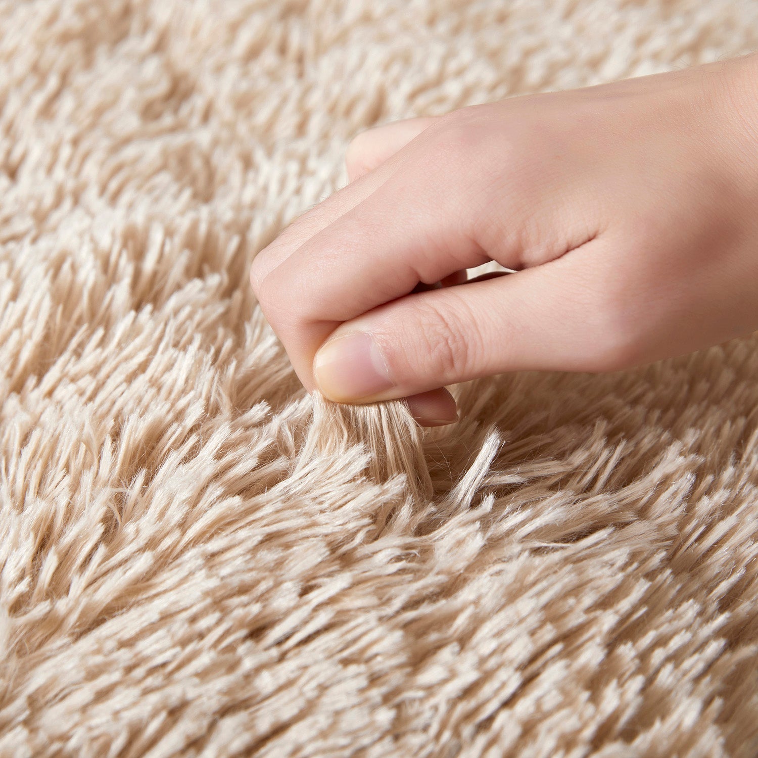 Beige Shaggy Rugs 